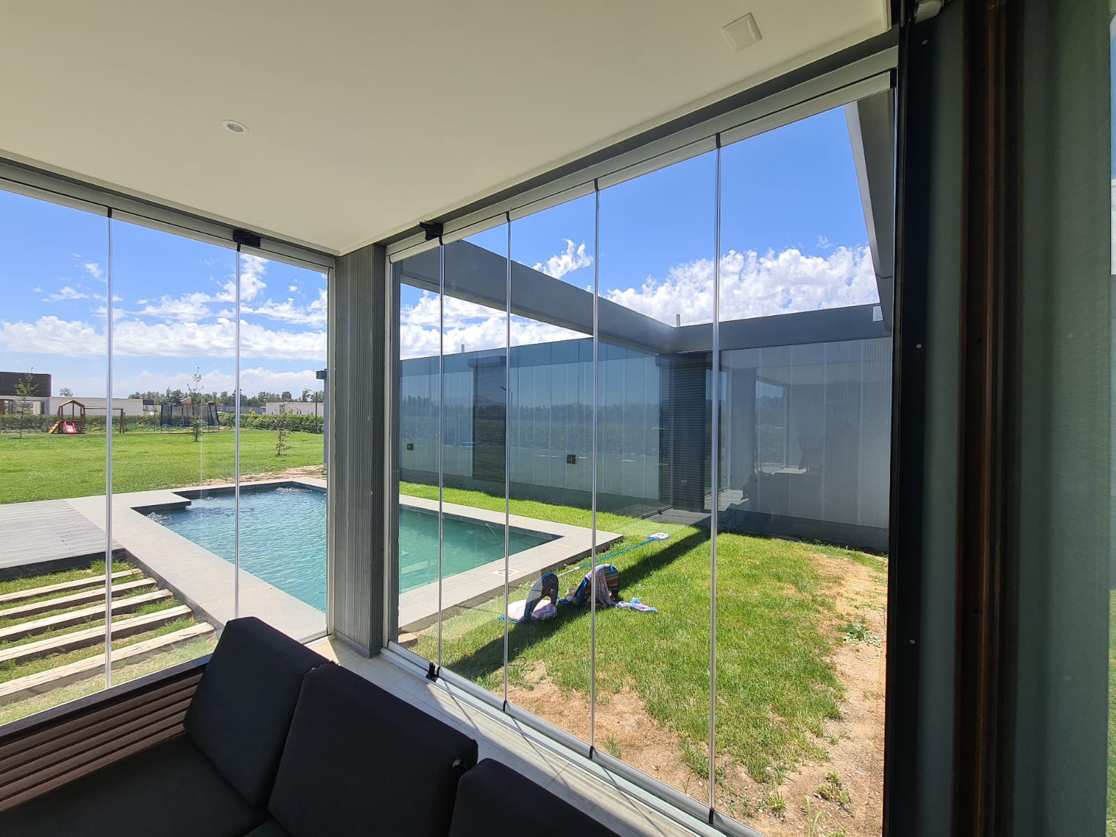 glass balcony systems​