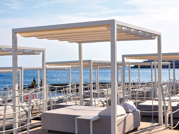 Aluminum Tilt & Turn Pergola